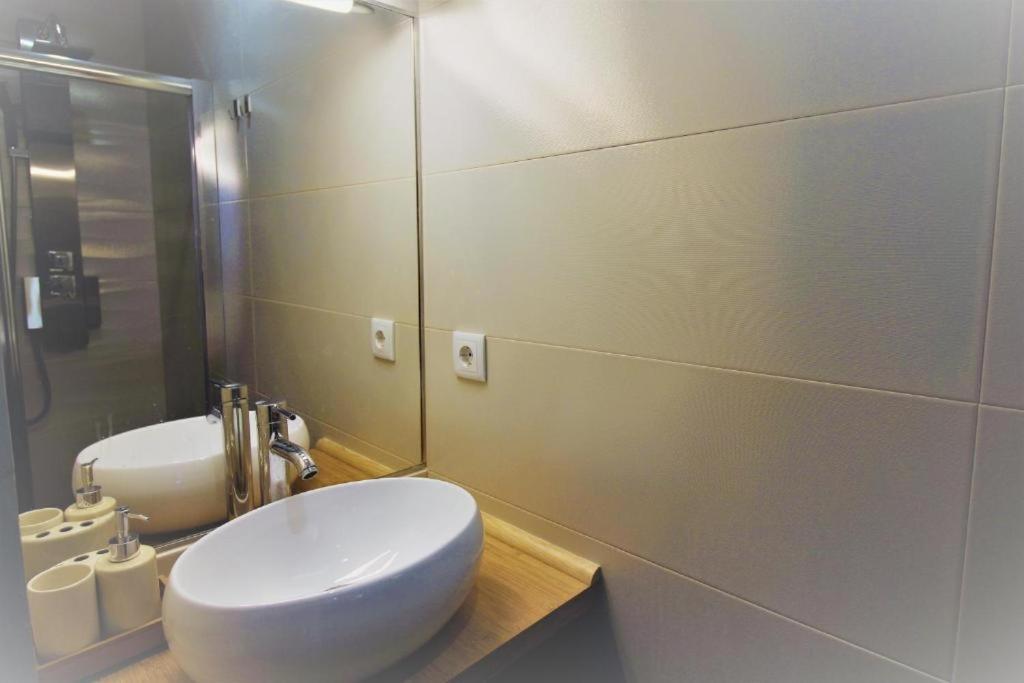 Flh Santa Catarina Lovely Flat Lisbon Bagian luar foto